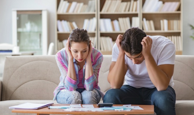 Chưa trả hết nợ chung, có được ly hôn không ?