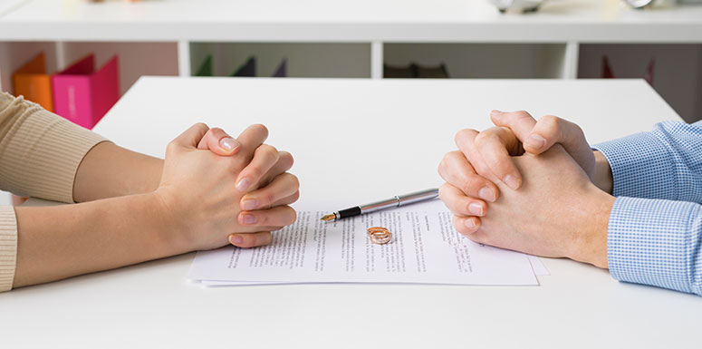 Hợp đồng hôn nhân là hợp đồng trái pháp luật ?