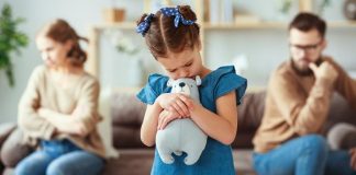 Cha mẹ ly hôn, con cái bị tổn thương nhiều nhất