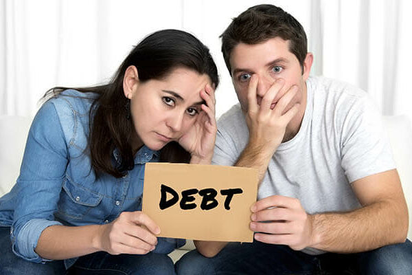 Vợ chồng chưa trả hết nợ ngân hàng, có được ly hôn ?