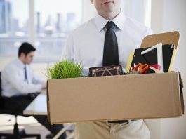 Sa thải người lao động trái pháp luật, có thể bị xử lý hình sự không ?