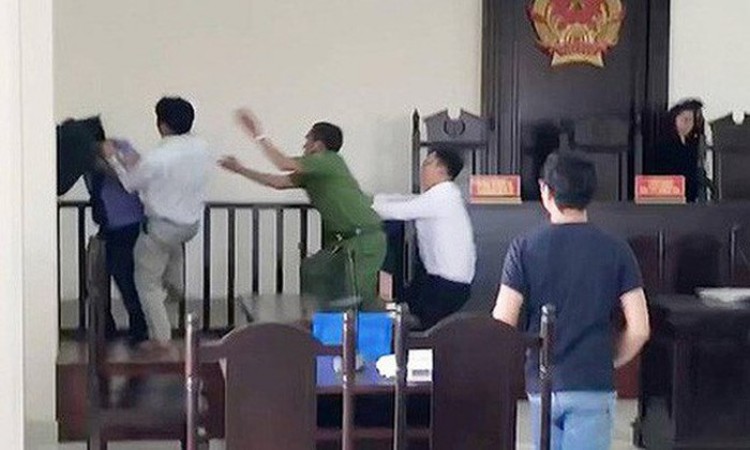 Tội gây rối trật tự phiên tòa, phiên họp